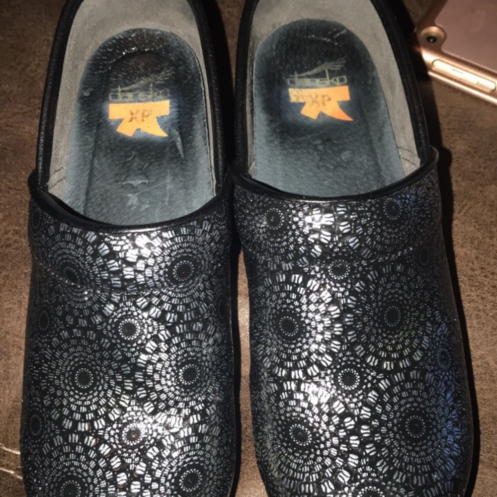 Nursing shoes